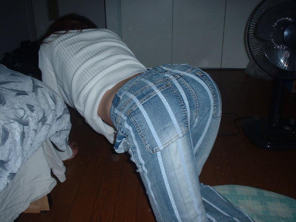 素人が四つん這いになってるエロ画像（33）