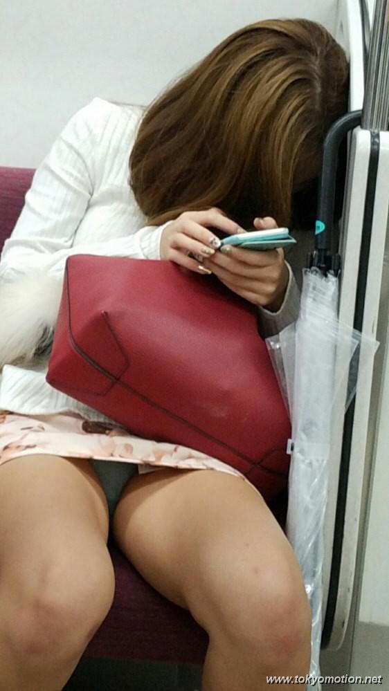 ガチ素人のパンチラエロ画像20230618111904