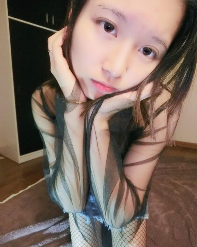 可愛すぎる中国素人の自撮りエロ画像（64）