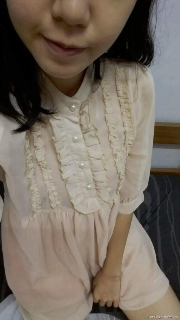 顔はかわいいのに貧相な体の素人【エロ画像】（2）