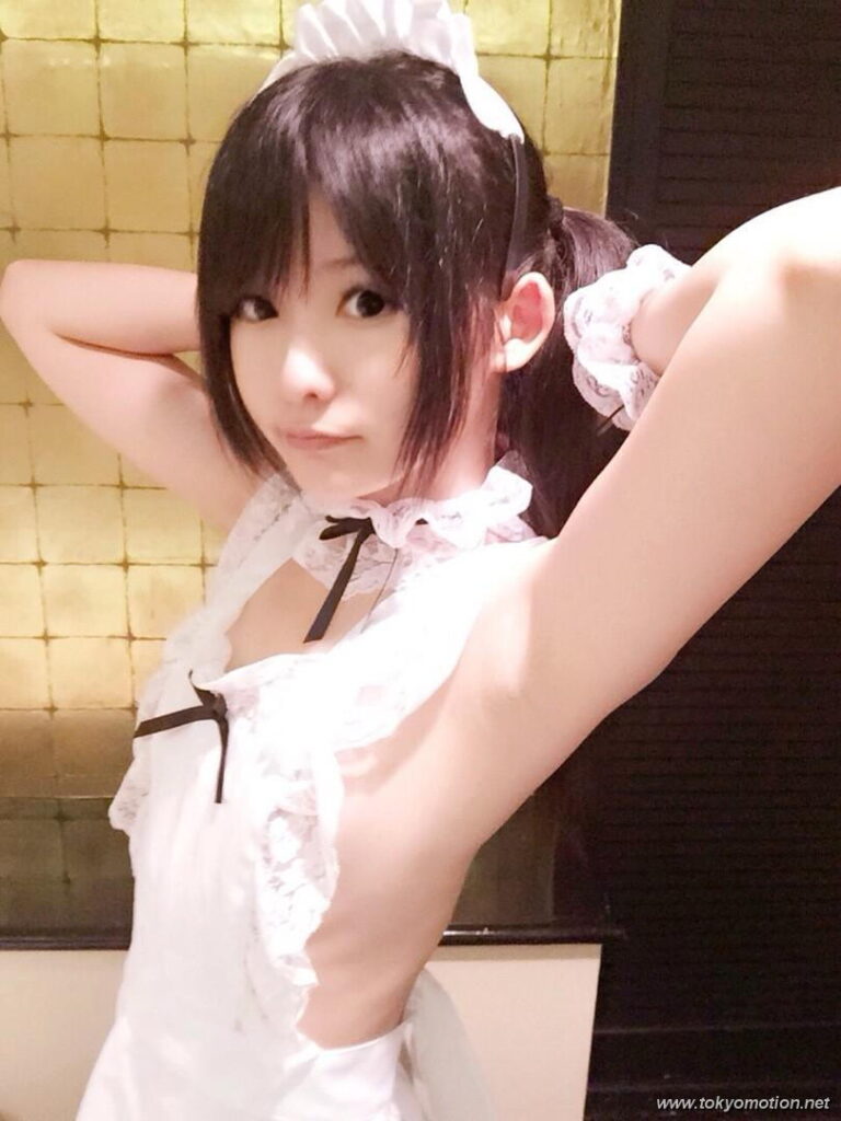 超絶可愛くて超エロい中国人コスプレイヤーのエロ画像