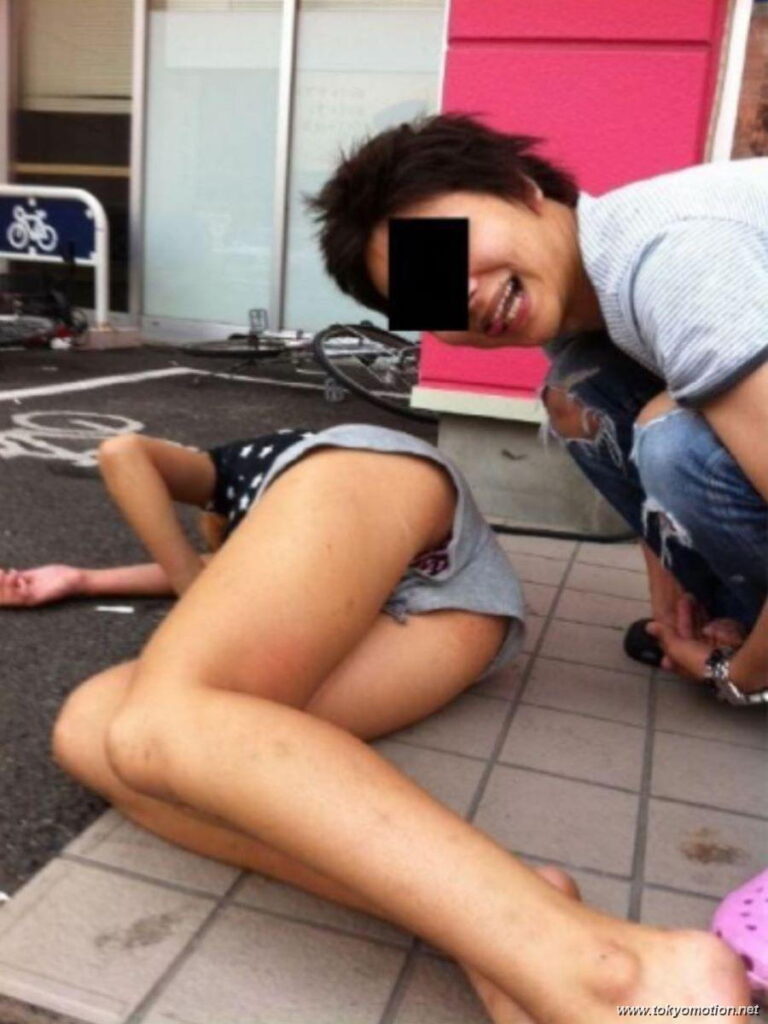 泥酔した素人のあられもない姿がこちらｗ【エロ画像】