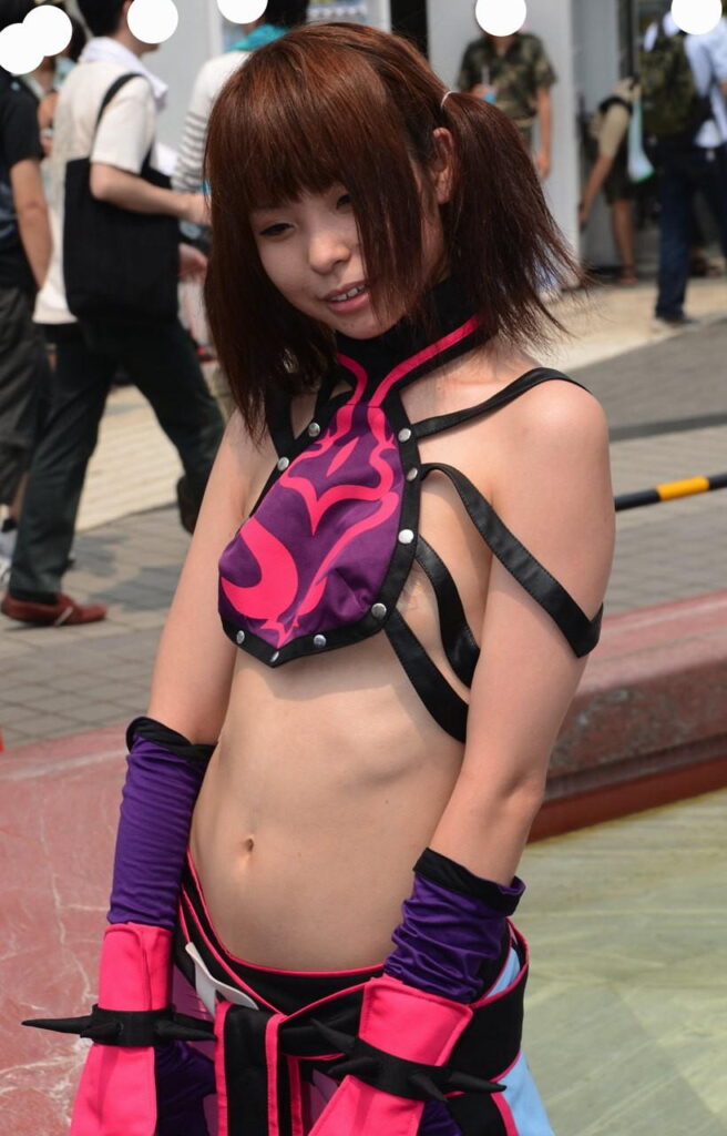 コスプレ会場に集まるエロレイヤーさんのエロ画像【素人】（11）