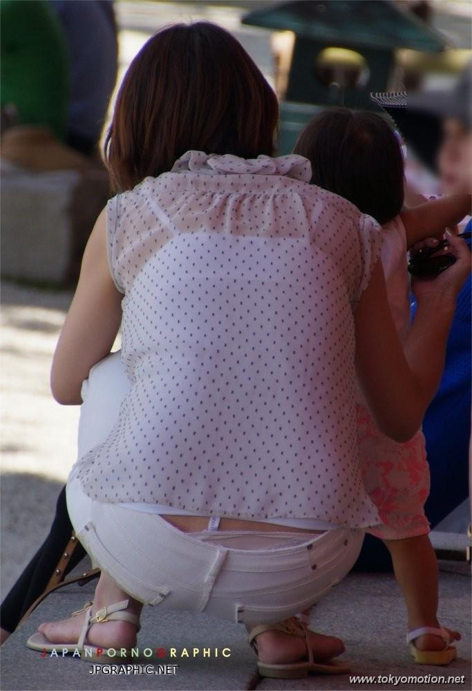 【素人】ローライズでパンツが見えちゃってるエロ画像（18）