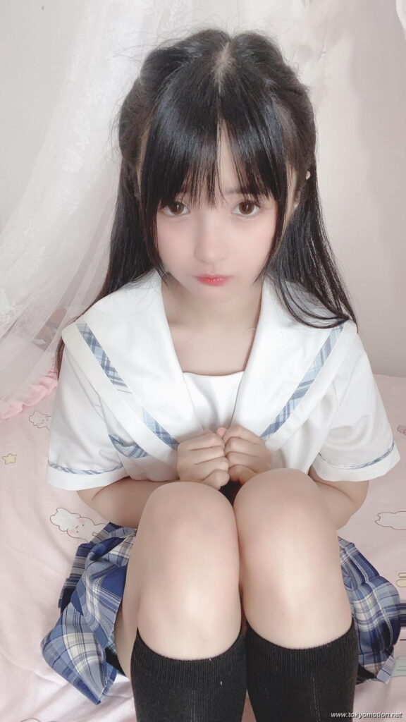 赤ちゃんみたいな中国人コスプレイヤーが可愛すぎるｗ【エロ画像】（1）