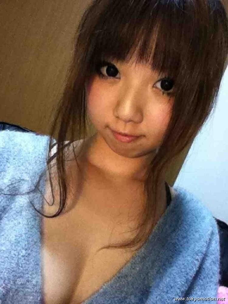 可愛い系素人娘の自撮りエロ画像（1）