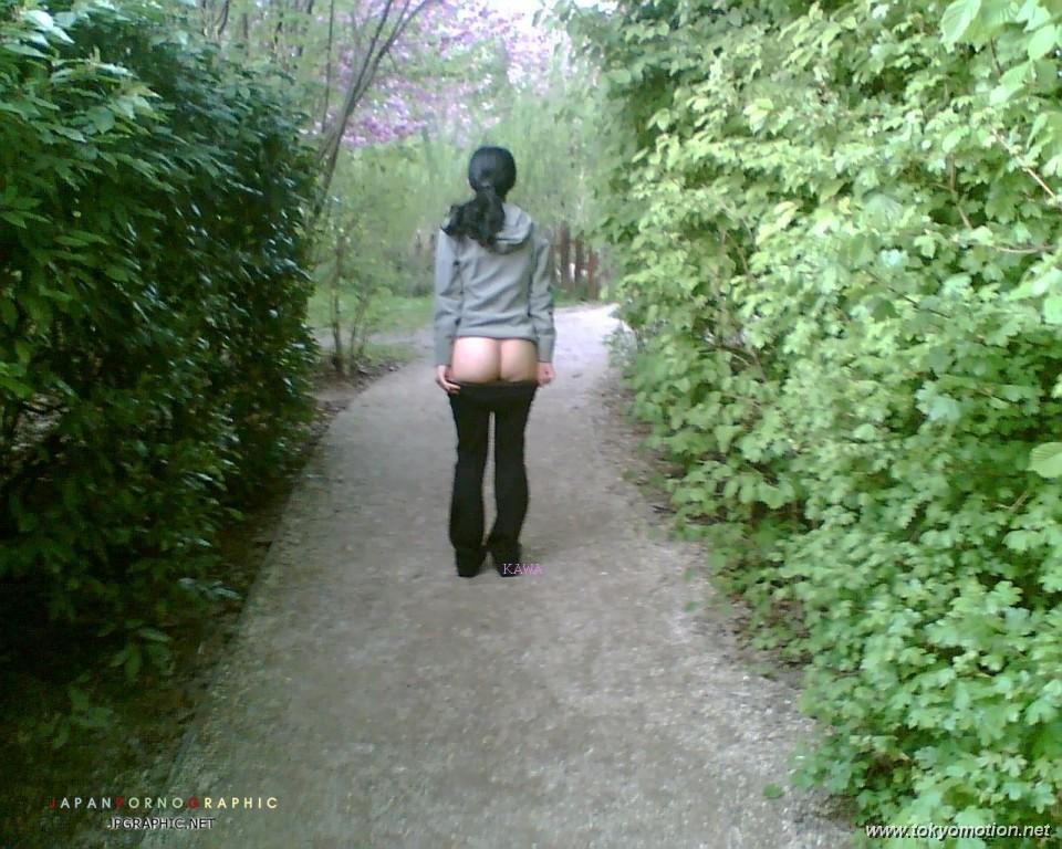 山で露出する素人のエロ画像20230715174528