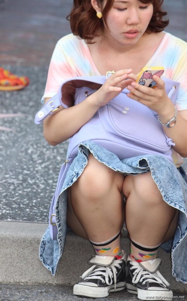 だらしない素人のパンチラ盗撮エロ画像（5）