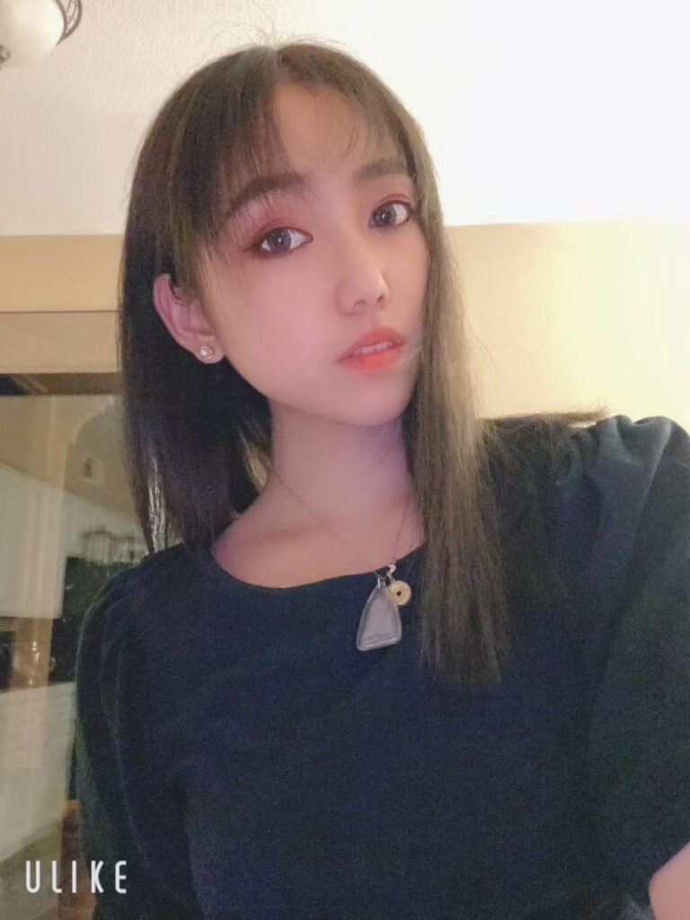 今時素人の私生活写真の中にあったお宝エロ画像 1