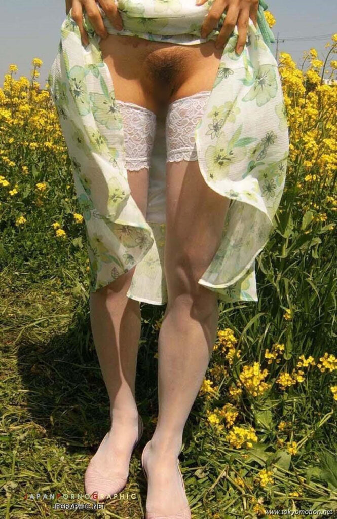 素人の過激な野外露出エロ画像まとめ（60）