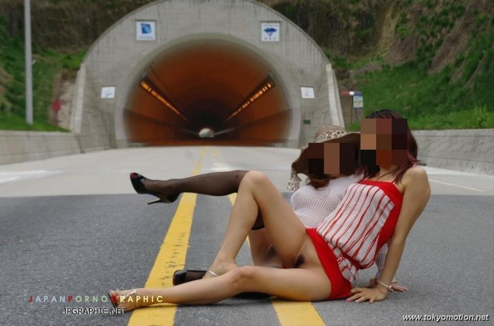 素人の過激な野外露出エロ画像まとめ（113）