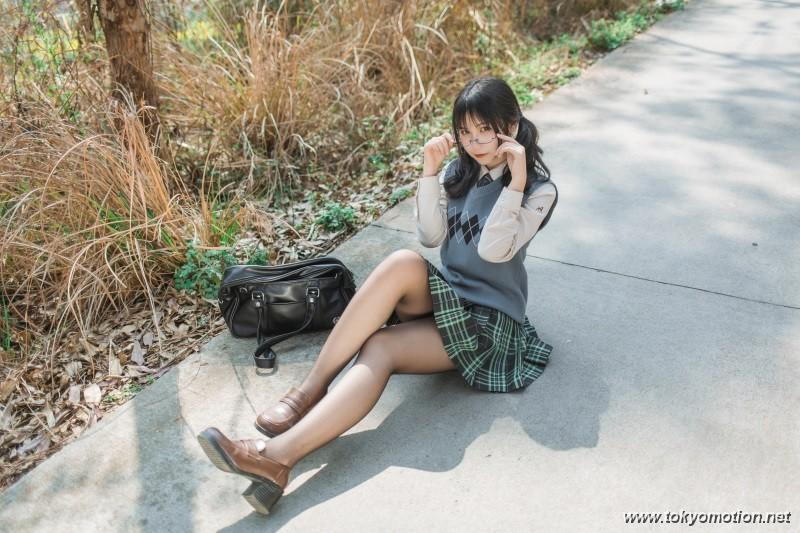 可愛すぎる素人眼鏡女子のセクシー画像（11）