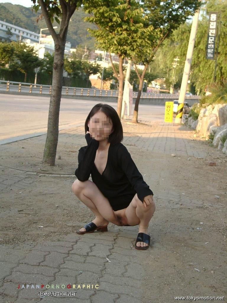 韓国素人の野外露出エロ画像（8）