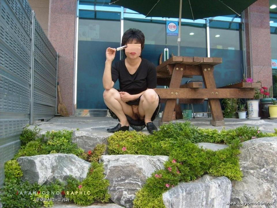 韓国素人の野外露出エロ画像（9）