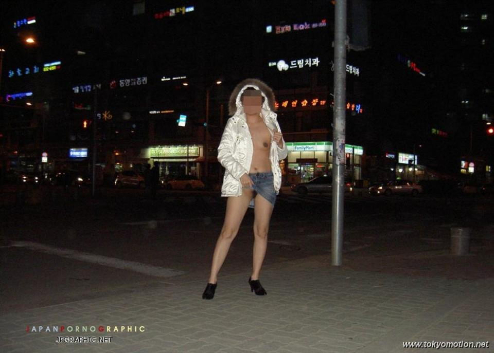 韓国素人の野外露出エロ画像（13）