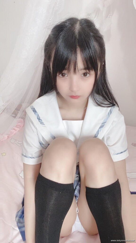 赤ちゃんみたいな中国人コスプレイヤーが可愛すぎるｗ【エロ画像】