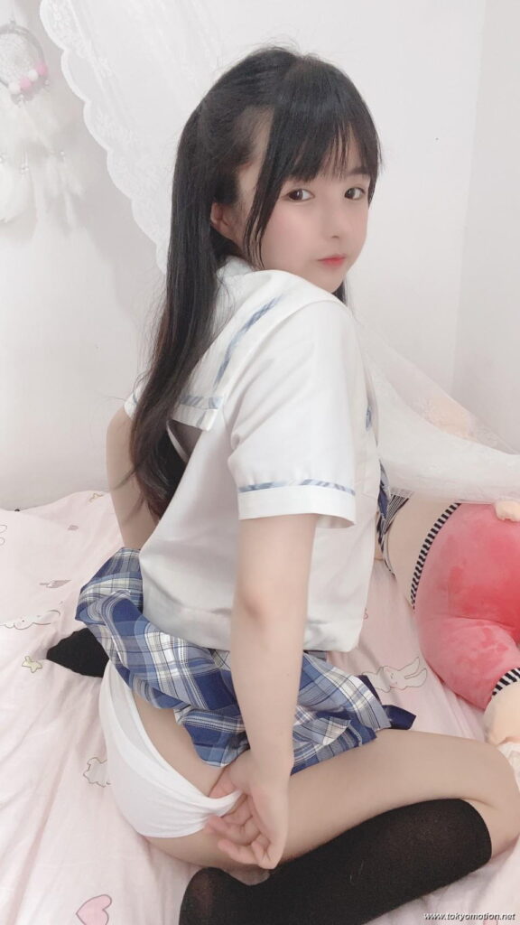 赤ちゃんみたいな中国人コスプレイヤーが可愛すぎるｗ【エロ画像】