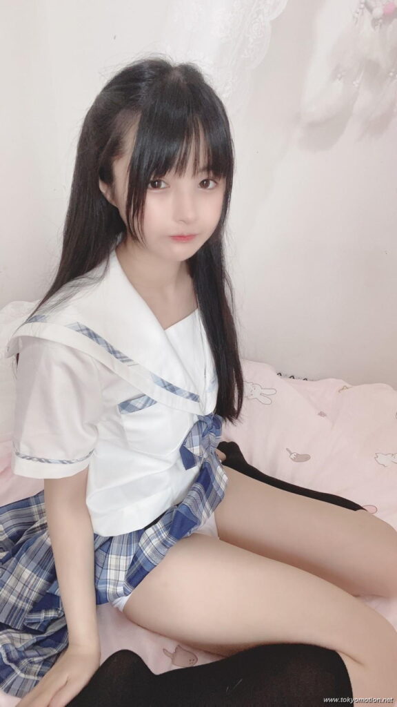 赤ちゃんみたいな中国人コスプレイヤーが可愛すぎるｗ【エロ画像】