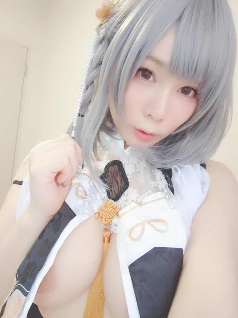 素人コスプレイヤー岡田ゆいちゃんのエロ画像