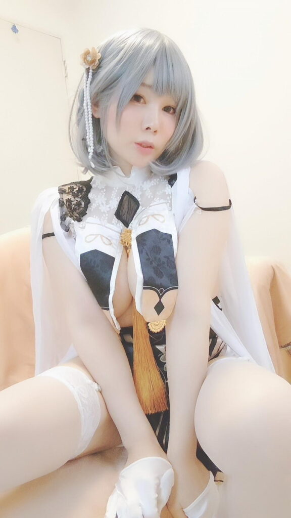 素人コスプレイヤー岡田ゆいちゃんのエロ画像