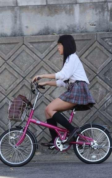 【素人】サドルにまたがる女子高生がエロすぎるｗ【エロ画像】（34）