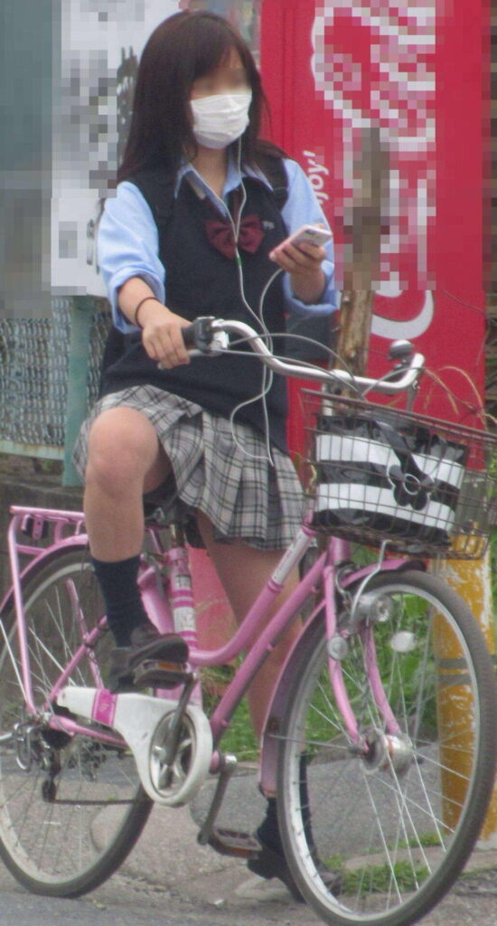 【素人】サドルにまたがる女子高生がエロすぎるｗ【エロ画像】（45）