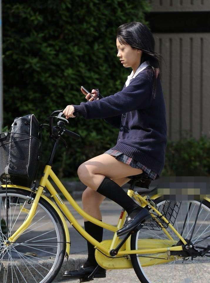 【素人】サドルにまたがる女子高生がエロすぎるｗ【エロ画像】（51）