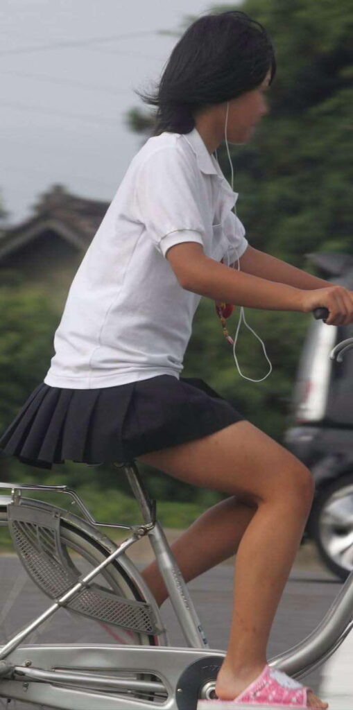 【素人】サドルにまたがる女子高生がエロすぎるｗ【エロ画像】（62）