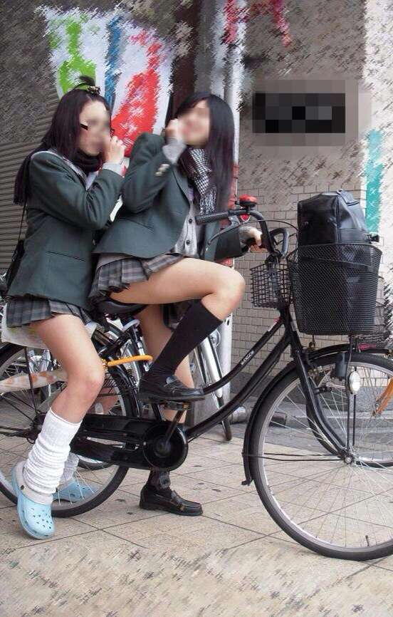 【素人】サドルにまたがる女子高生がエロすぎるｗ【エロ画像】（66）