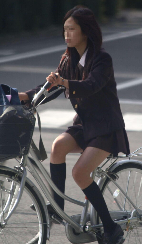【素人】サドルにまたがる女子高生がエロすぎるｗ【エロ画像】（84）