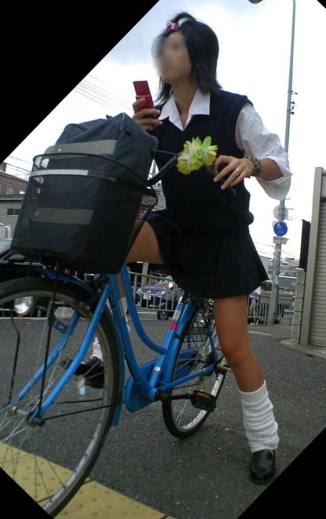 【素人】サドルにまたがる女子高生がエロすぎるｗ【エロ画像】（96）