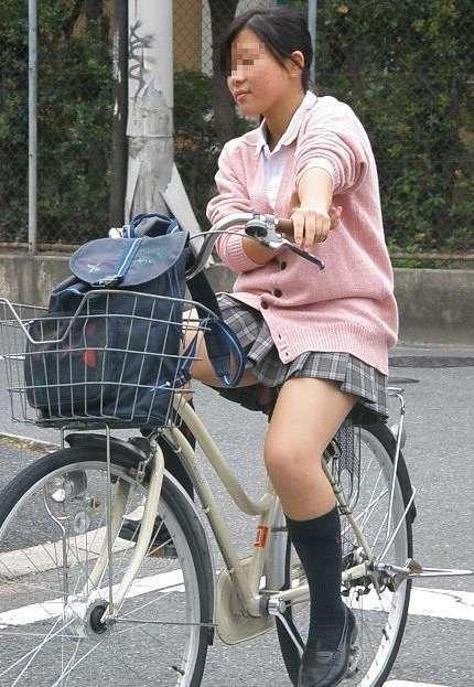 【素人】サドルにまたがる女子高生がエロすぎるｗ【エロ画像】（117）