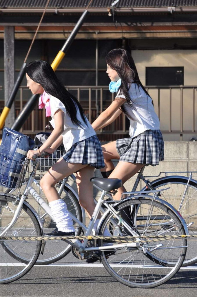 【素人】サドルにまたがる女子高生がエロすぎるｗ【エロ画像】（120）