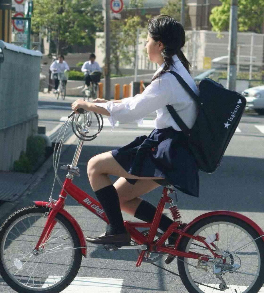 【素人】サドルにまたがる女子高生がエロすぎるｗ【エロ画像】（121）