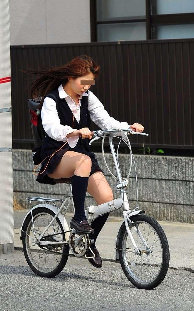 【素人】サドルにまたがる女子高生がエロすぎるｗ【エロ画像】（4）