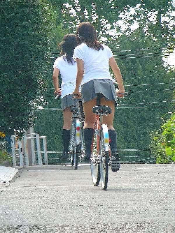 【素人】サドルにまたがる女子高生がエロすぎるｗ【エロ画像】（6）