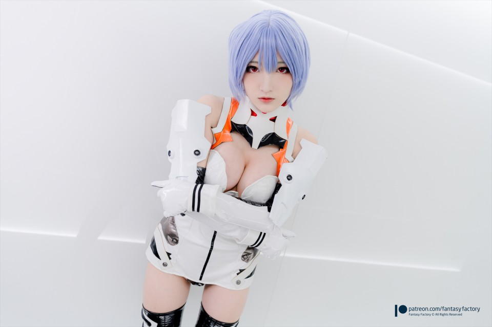 小丁ちゃんが綾波レイのコスプレをするとこうなるｗ【エロ画像】（8）