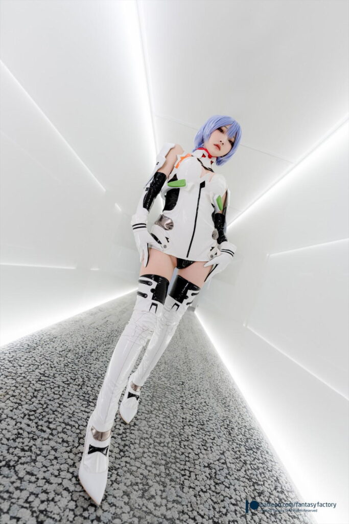 小丁ちゃんが綾波レイのコスプレをするとこうなるｗ【エロ画像】（2）