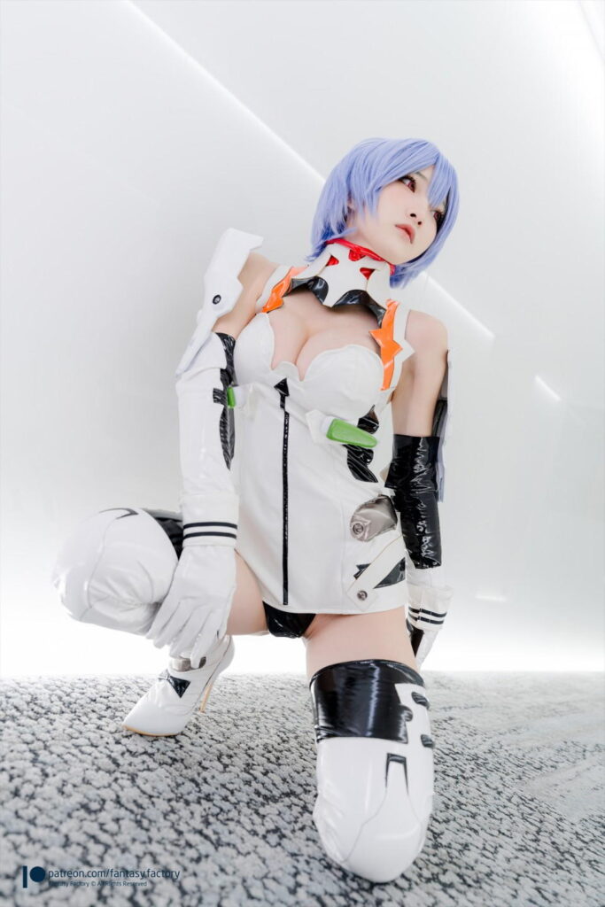 小丁ちゃんが綾波レイのコスプレをするとこうなるｗ【エロ画像】（12）
