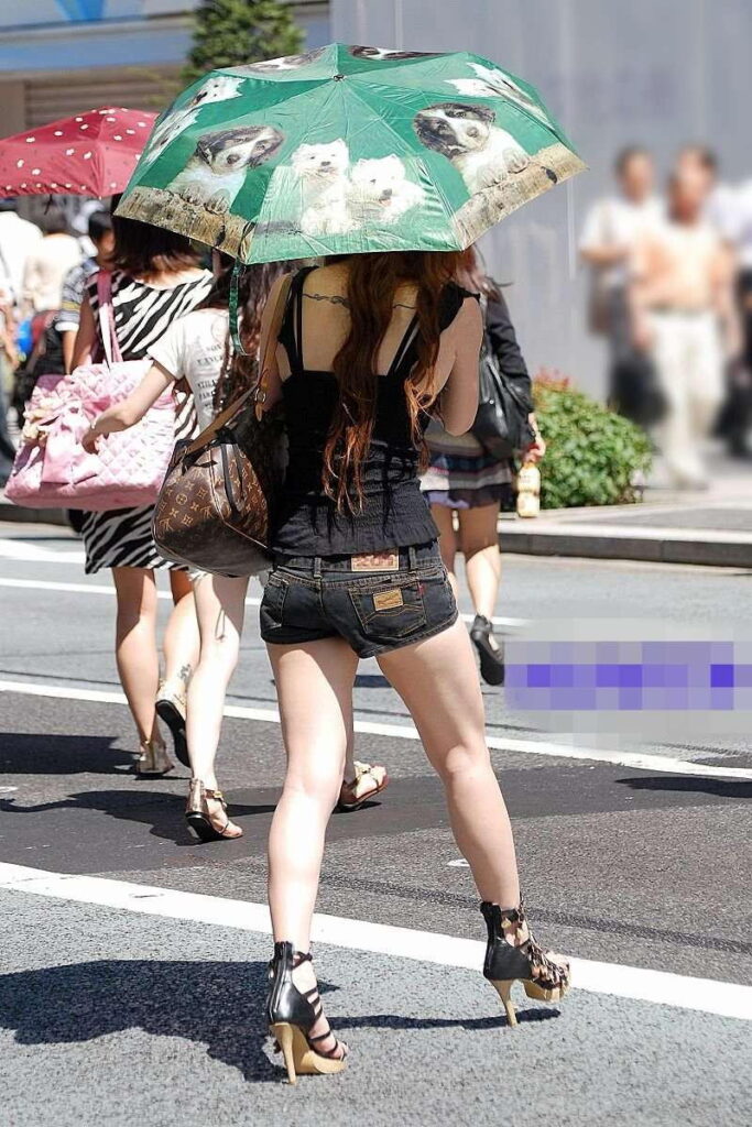 白ギャルの美脚エロ画像20230820120936
