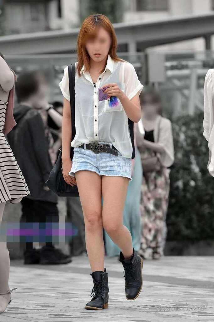 白ギャルの美脚エロ画像20230820135957