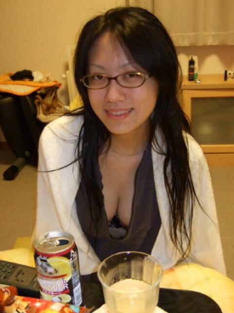 眼鏡をかけた素人がエロすぎる【エロ画像】（1）