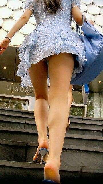【神】パンチラしてる素人を激写！！【エロ画像】（3）