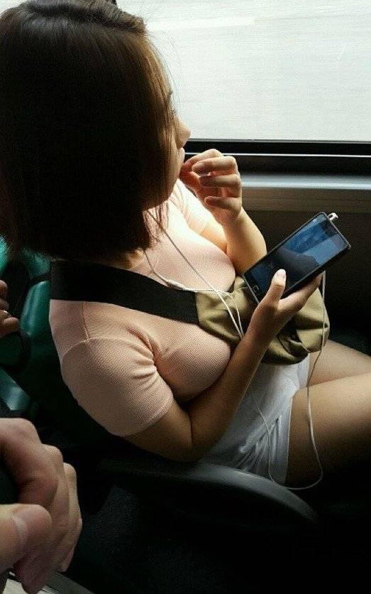 素人の着衣おっぱいエロ画像20230827115403