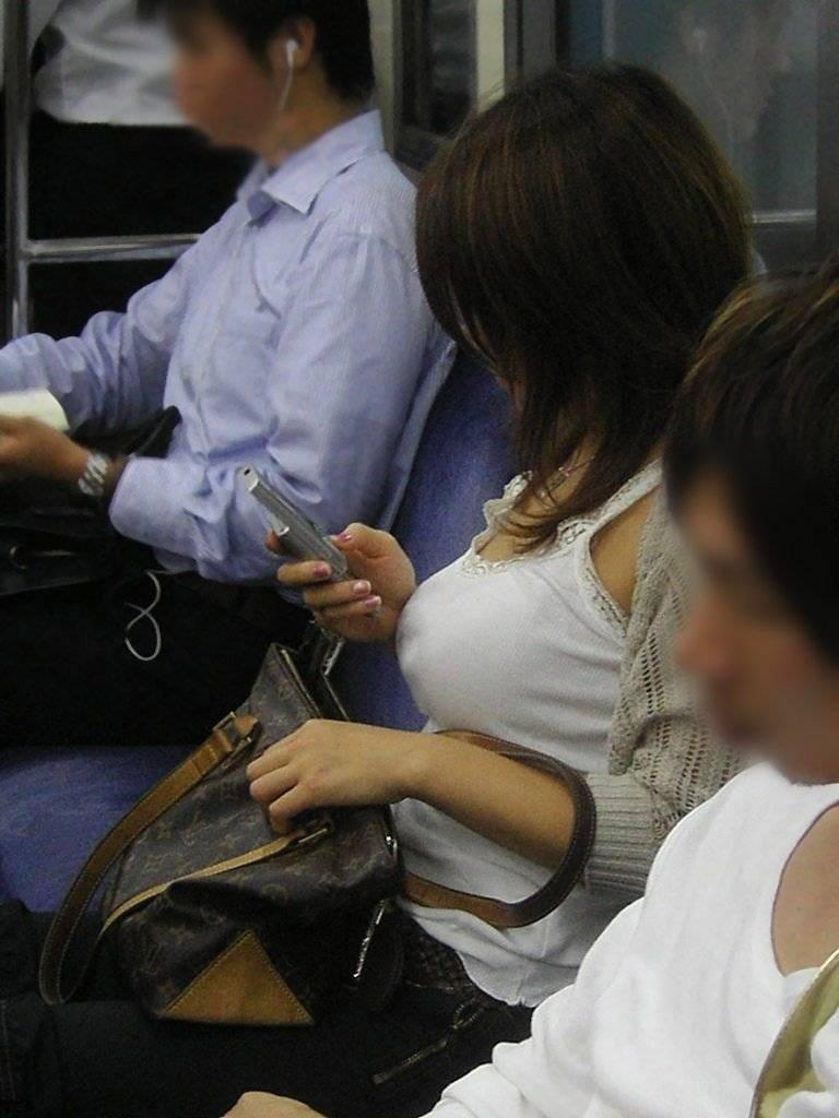 素人の着衣おっぱいエロ画像20230827120457