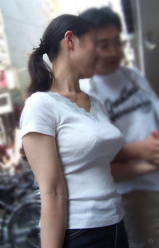 素人の着衣おっぱいエロ画像20230827124417