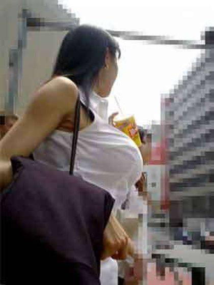素人の着衣おっぱいエロ画像20230827124947