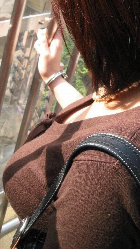 素人の着衣おっぱいエロ画像20230827125225