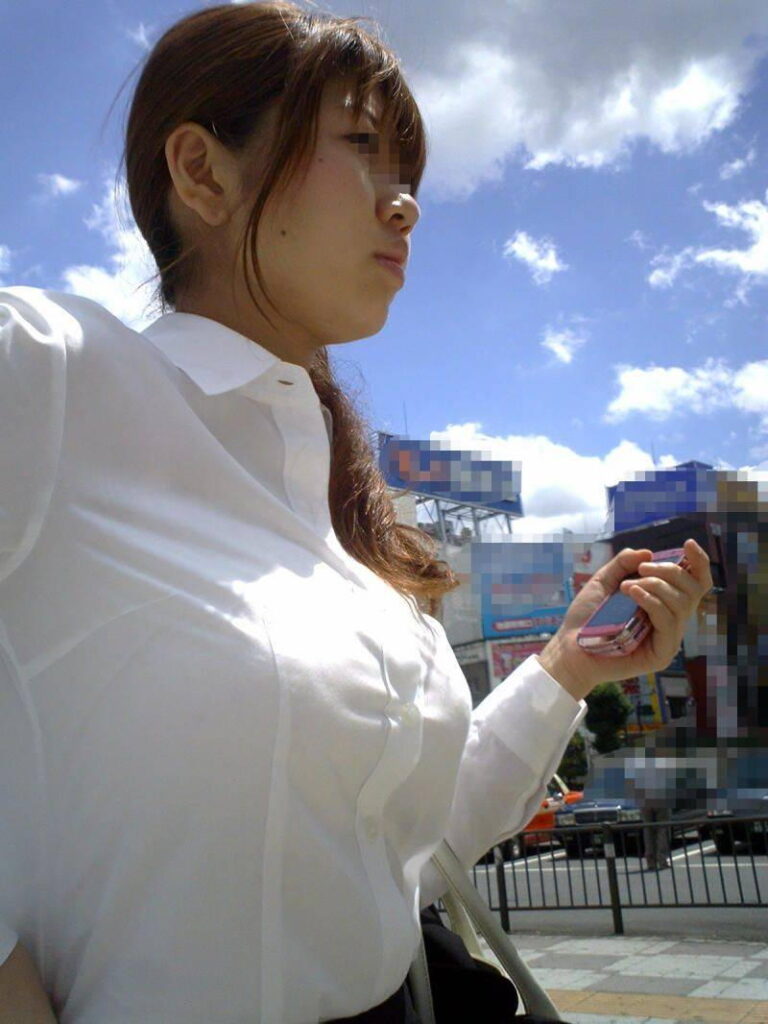 素人の着衣おっぱいエロ画像20230827125250