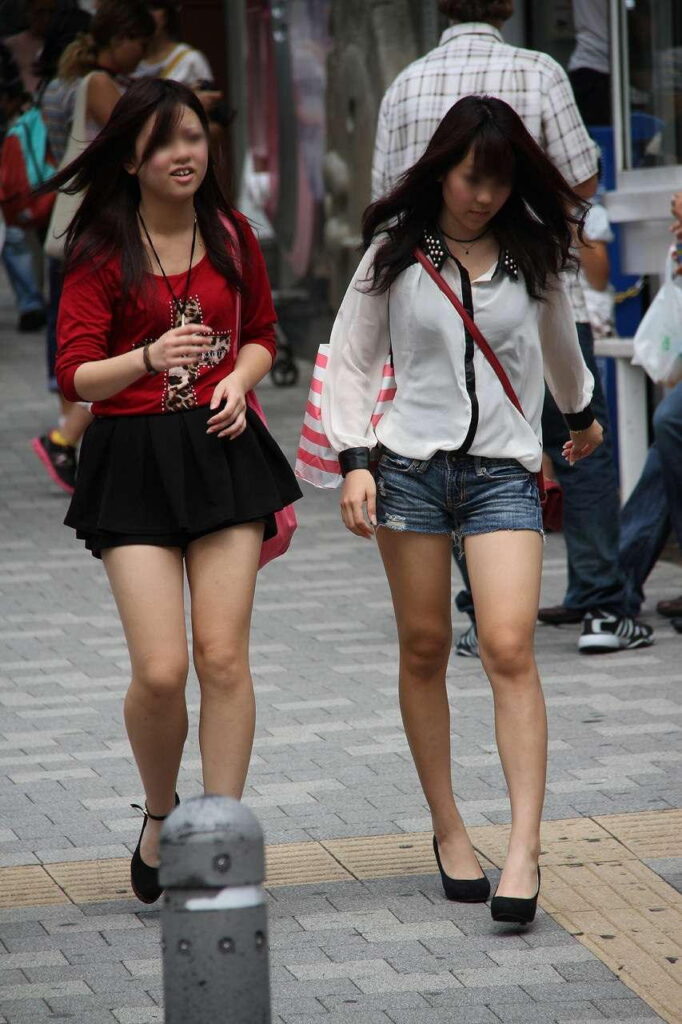 【街撮り】素人の美脚がめちゃ抜ける【エロ画像】（3）